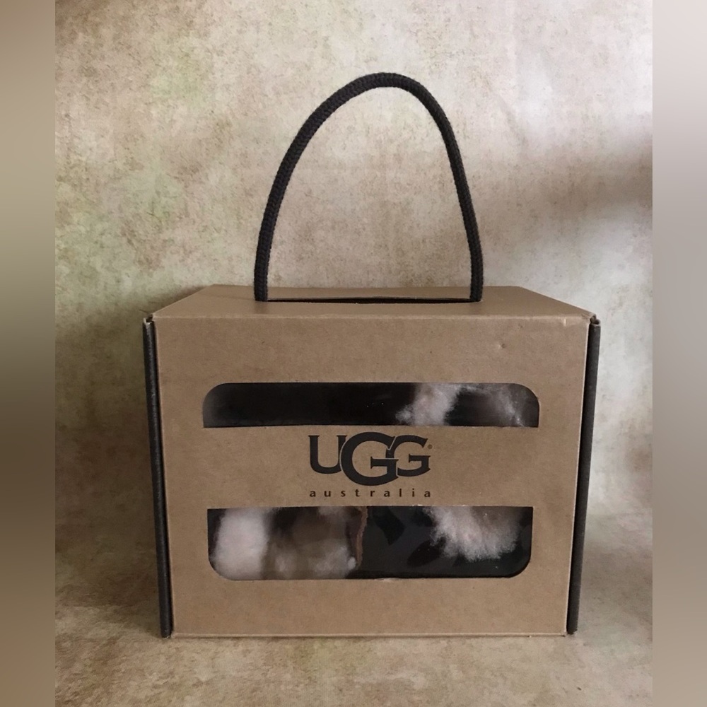 UGG Cassie Leopard Baby Booties - Picture 11 of 11